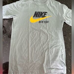 Nike Youth Large Light Gray T-Shirt - New York Edition